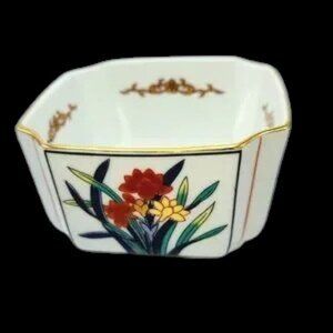 Vintage Gold Imari Porcelain Rice Serving Bowl Made in Japan Floral